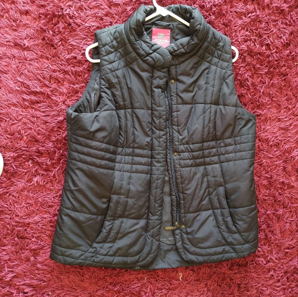 Outer vest